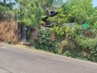 Land With Old House for Sale in Piliyandala