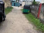 Land with old house in Dehiwala