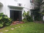 Land with old walawwa for sale in Kollupitiya