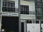 Lavish New House for Sale near by the Piliyandala - Colombo 120 road