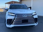 Lexus LX600 2025