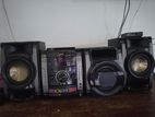 LG DM5540 Mini Hi-Fi System With Black Speakers