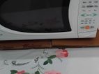 LG Microwaveoven with Grill and Convection
