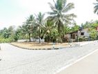 Limited land block for sale in Meegoda 7.60p