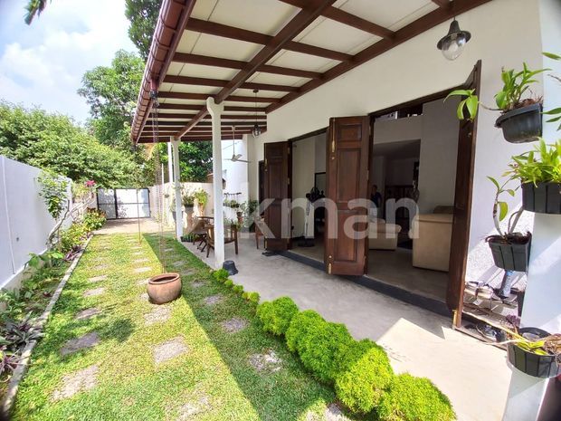 Luxurious 2 Story Furnished House for rent in battaramulla