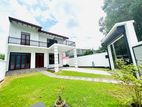 Luxurious 4-Bedroom House for Sale in Kiribathgoda