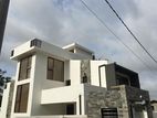 Luxurious 4-Bedroom House for Sale in Kiribathgoda - Makola