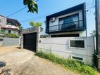 Luxurious 4-Bedroom House for Sale in Kiribathgoda - Makola