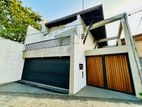 Luxurious 4-Bedroom House for Sale Thalawathugoda