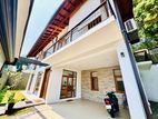 Luxurious 4-Bedroom House for Sale Thalawathugoda