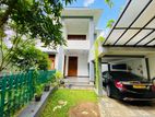 Luxurious 4-Bedroom House for sale with furniture Malabe