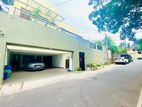 Luxurious 4 Bedroom House with Furniture in Kalalgoda Rd