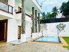 Luxurious 5-Bedroom Home with Swimming Pool - Thalawathugoda