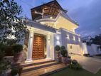 Luxurious 6 Bedroom House for Sale in Battaramulla(p-123)