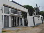 Luxurious Architect Dising House for Sale at Thalawathugoda