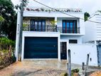 Luxurious Brand New House In Malabe