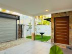 Luxurious Brand New House In Talawatugoda