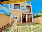 Luxurious House for Rent in Daluwakotuwa