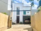 Luxurious House For Rent In Kelaniya