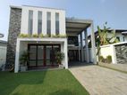 Luxurious House for Sale in Athurugiriya