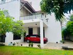 Luxurious House for Sale in Nugegoda
