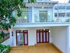 Luxurious House For Sale in Udahamulla - Nugegoda