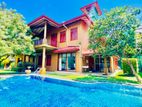 Luxurious House with Pool in Kirulapana