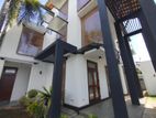 luxurious Modern house Sale in Nugegoda