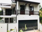 Luxurious Modern House Sale in Thalawathugoda