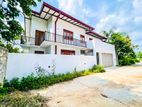 Luxurious New Modern House Sale Athurugiriya