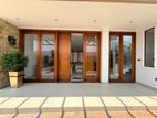 Luxurious Sea View Apartment for Rent in Mount Lavinia (ISH100C)
