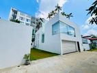 Luxurious Smart Home With Indoor Pool & Office Space: Nugegoda Delkanda