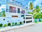 Luxurious Three-storey Quality House For Sale In Kesbewa Piliyandala