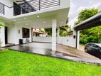 Luxurious Two-Storied House for Sale in Athurugiriya