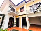 Luxurious Upstairs House Sale Talawatugoda