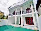 Luxury 03 Storey Spacious House For Sale In Piliyandala City Limit