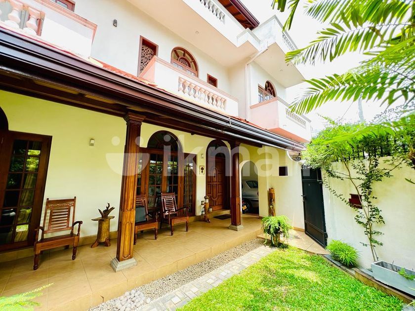 Luxury 03 Story House for Sale Nugegoda ikman