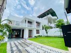 Luxury 2-Storey House with All Facilities – Athurugiriy