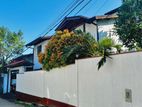 Luxury 2 Story in Walking Distance to Kottawa Borella Bus Route