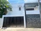Luxury 3 Bedroom House for Rent at Thawathugoda (EM021PK)
