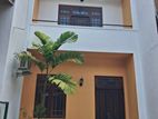 Luxury 3-Storey House for Rent in Battaramulla