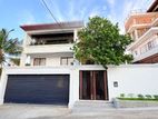 Luxury 3-Storey House with Rooftop Bar for Sale – Kotte