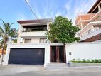 Luxury 3 Storey Residence with Rooftop,bar and Pool-Kotte