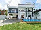 Luxury 3 Story House for Sale in Lake Road, Battaramulla