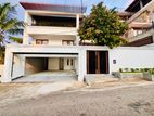 Luxury 3-Story Residence with Rooftop Bar Pool – Kotte