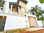 Luxury 3 Story Solid House for Sale Piliyandala