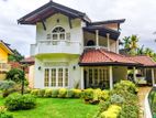 Luxury 3BR House on 18P Land – Kadawatha