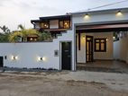 Luxury 4 bed room house sale athurugiriya