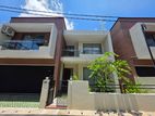 Luxury 4 Bedroom House for Rent at Thalawathugoda (EM114RN)