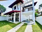Luxury 4 Bedroom house for rent in Boralasgamuwa